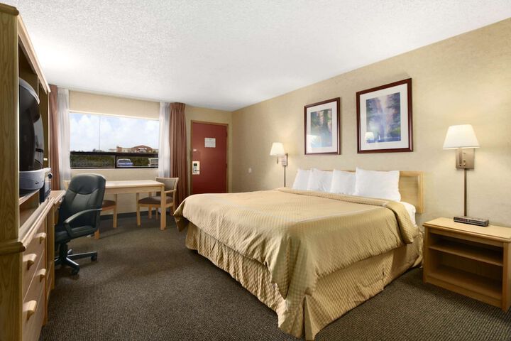 Room 12 of 14