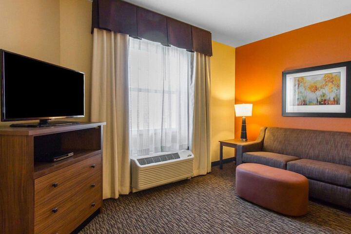 Room 12 of 26