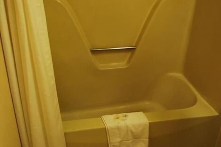 Room 14 of 16