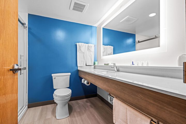 Holiday Inn Express Hotel & Suites Carneys Point by IHG