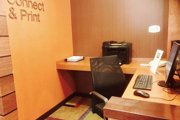 Business Center 28 of 29