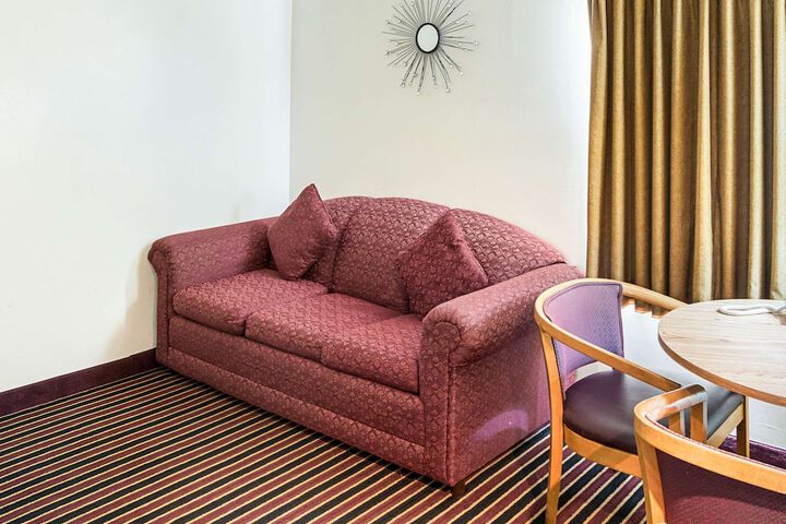 Room 16 of 44