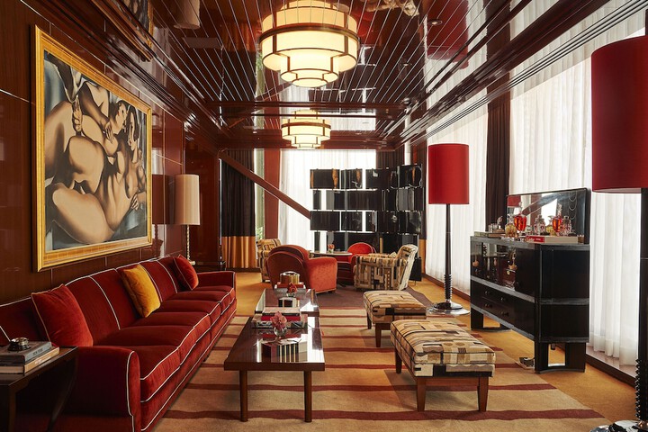 Lounge 105 of 121