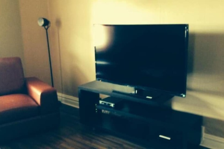 Lounge 25 of 34