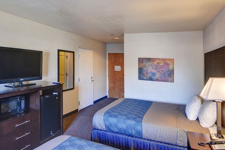 Room 16 of 18