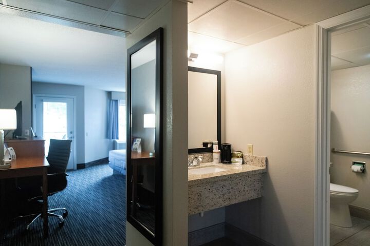 Twin Mountain Inn & Suites
