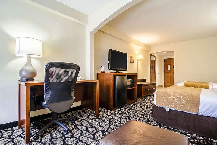 Room 15 of 33