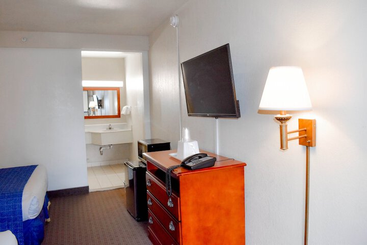 Room 18 of 31