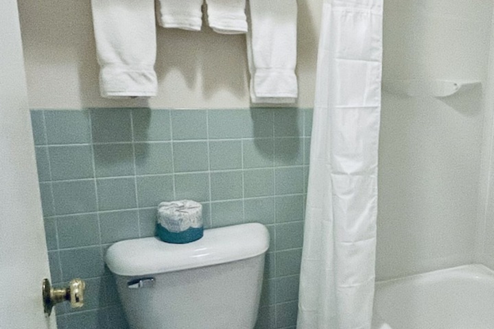 Americas Best Value Inn Wall