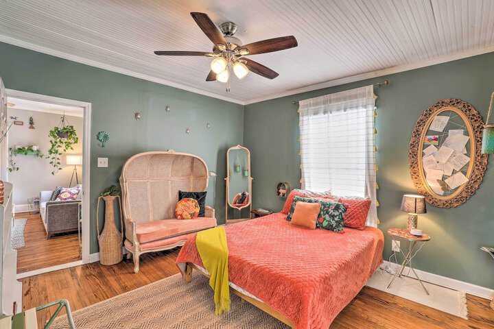 Stylish Woodfin Home w / Backyard & Fire Pit