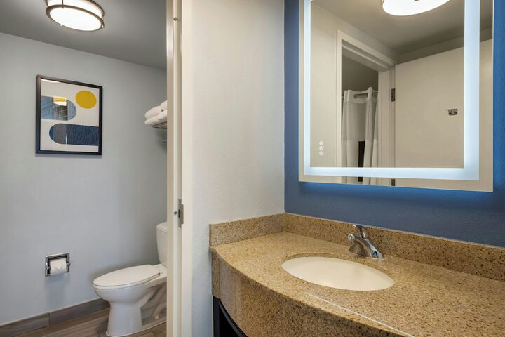 City Express by Marriott Manhattan Beach