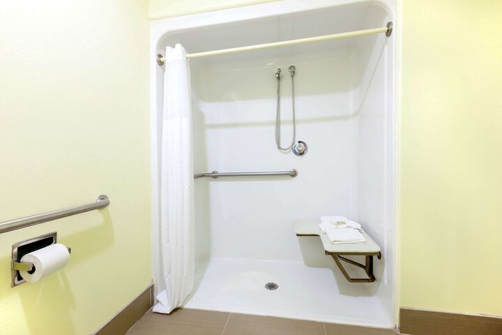 Room 20 of 28