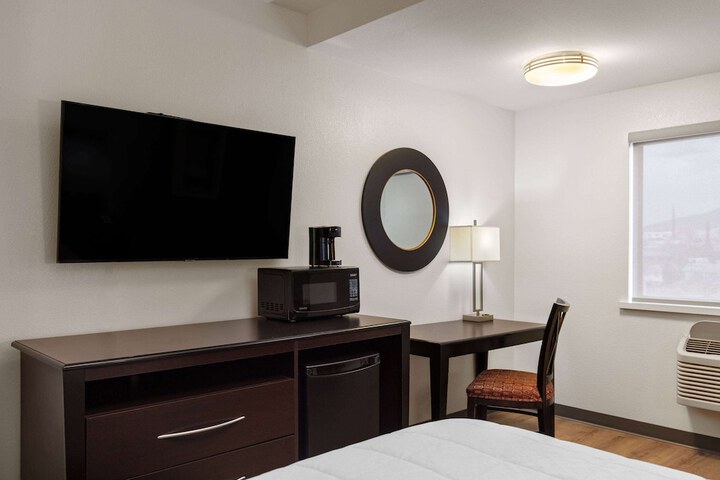 Room 20 of 33