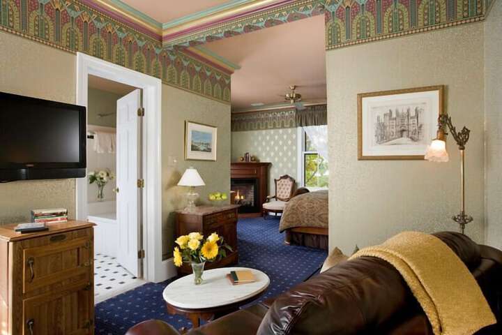 Room 25 of 128