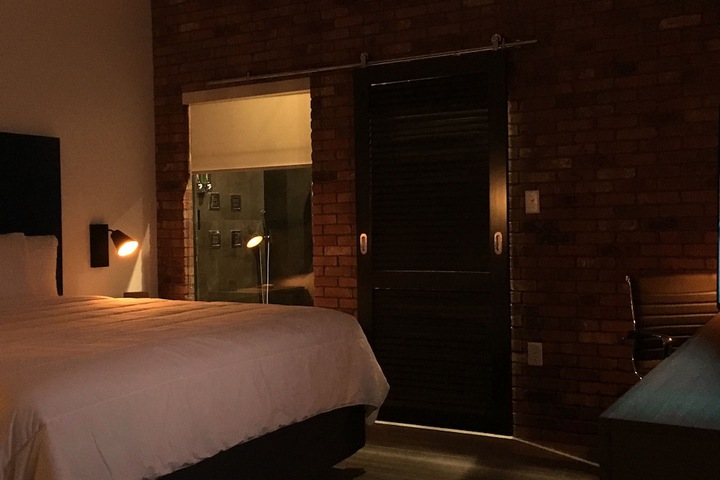 Room 16 of 29