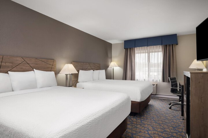 Baymont by Wyndham Waukesha