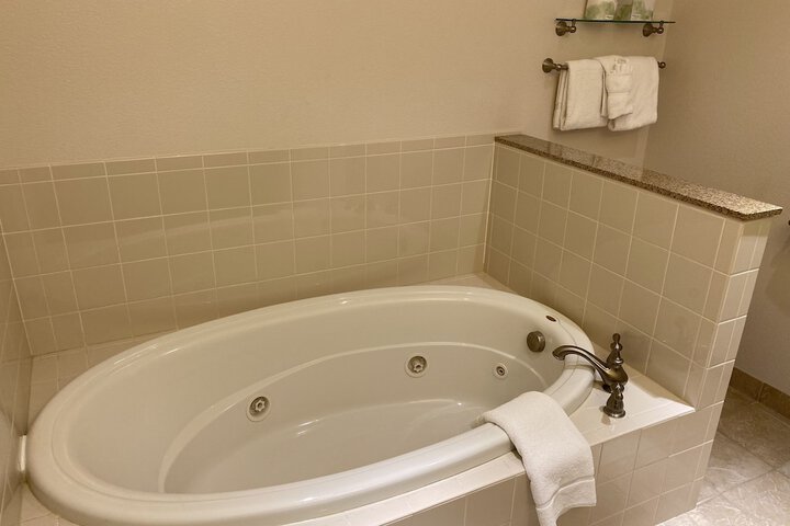 Hot Tub 35 of 41
