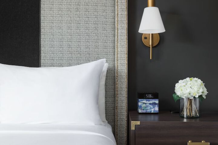 Room 54 of 85