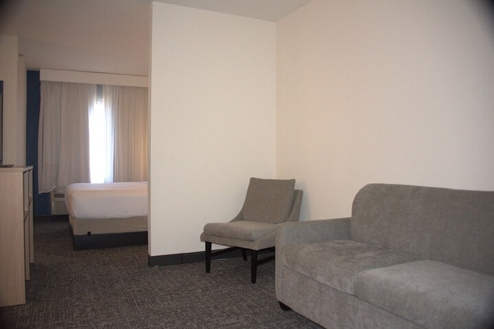 Room 25 of 34