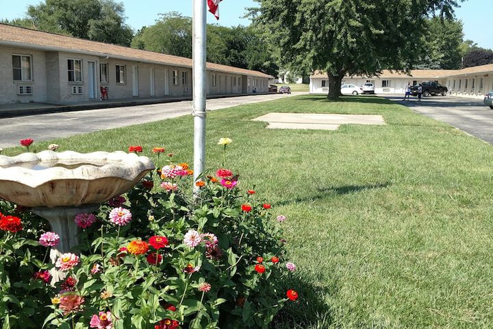 All Seasons Motel