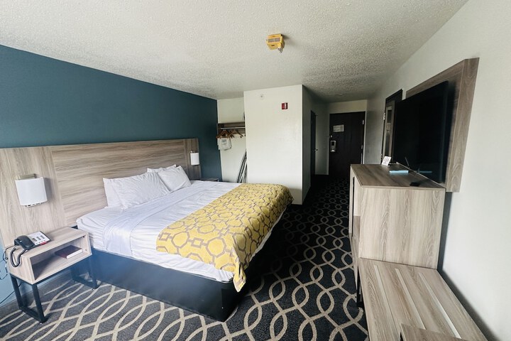 Room 22 of 38