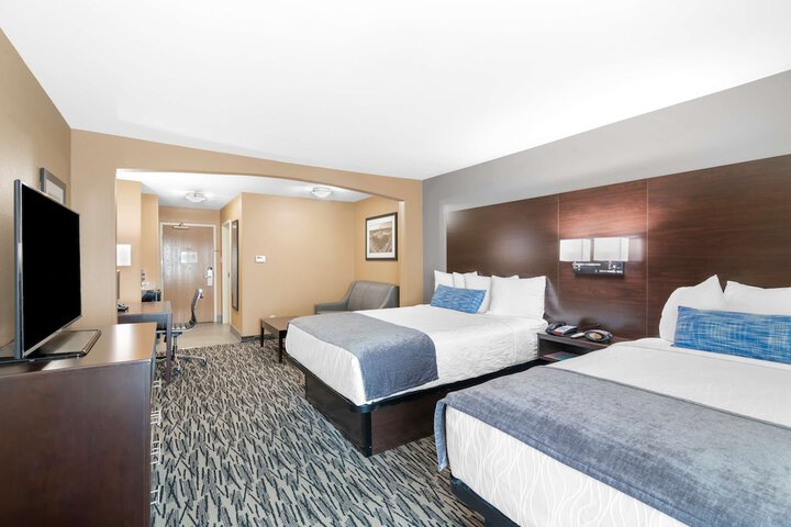 Room 7 of 32