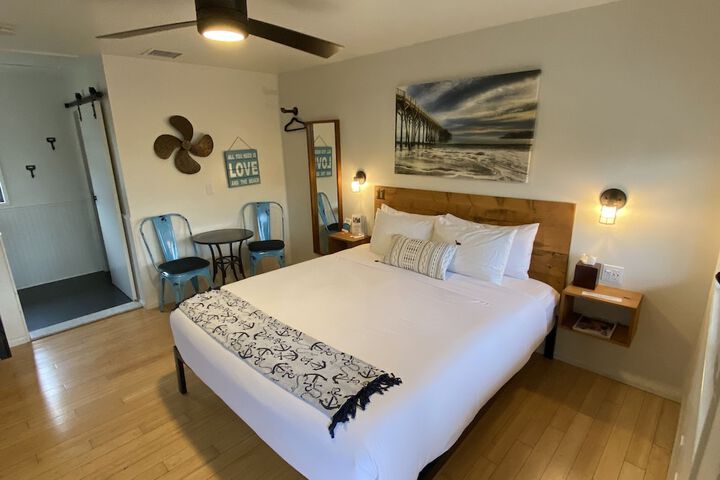Room 70 of 91