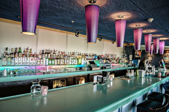 Lounge 116 of 141