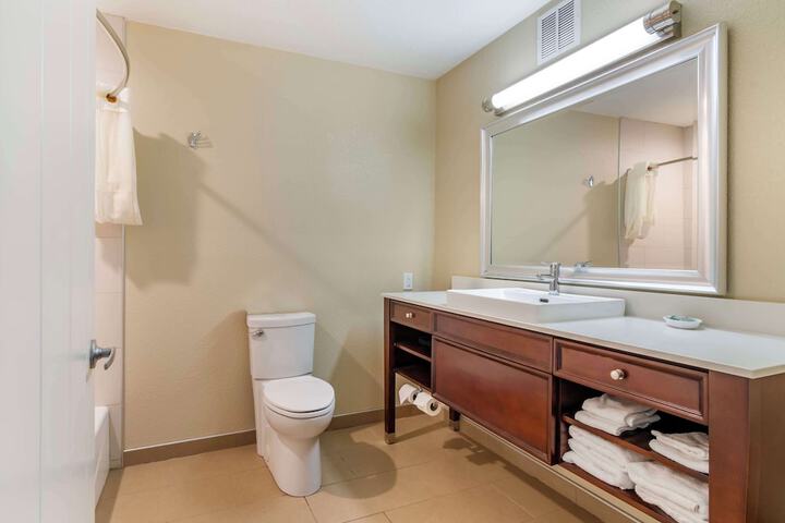 Room 16 of 29