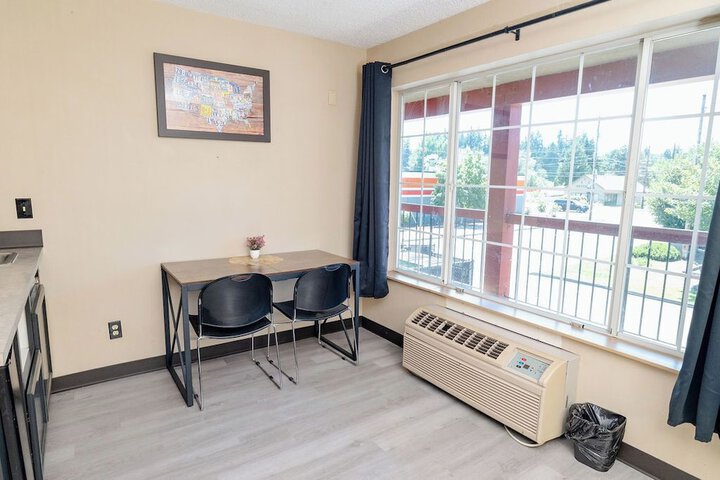Rose City Inn and Suites