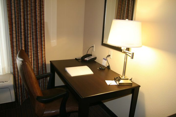 Room 6 of 11