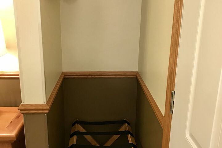Room 27 of 157