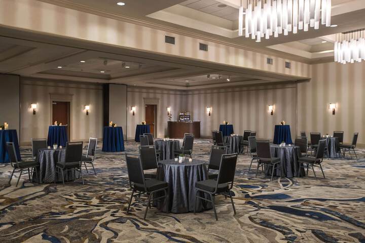 Ballroom/Hall 56 of 64