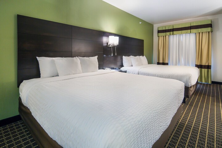 Clarion Inn & Suites Weatherford South