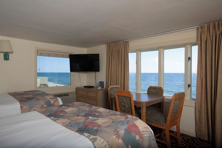 The Corsair & Cross Rip Oceanfront Resort