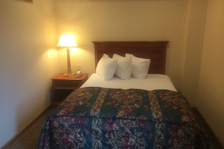 Room 12 of 43
