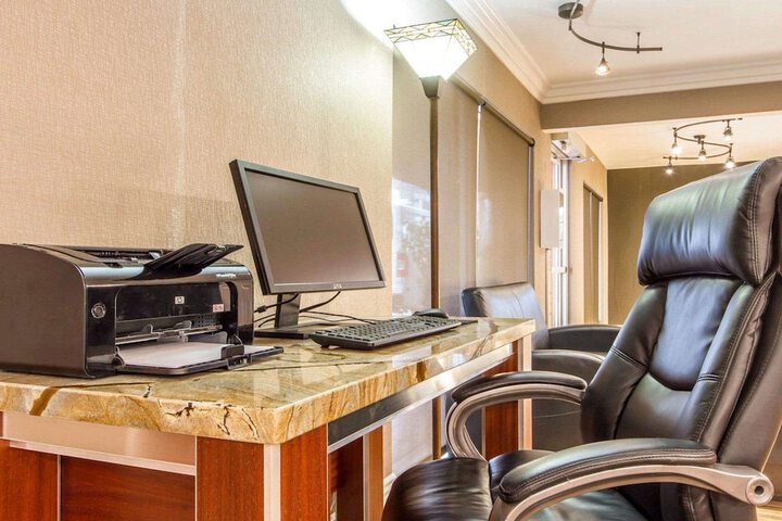 Business Center 36 of 36