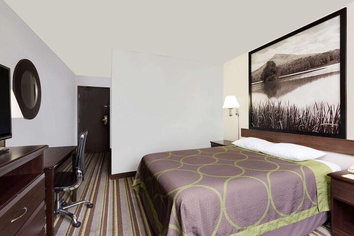 Room 9 of 20