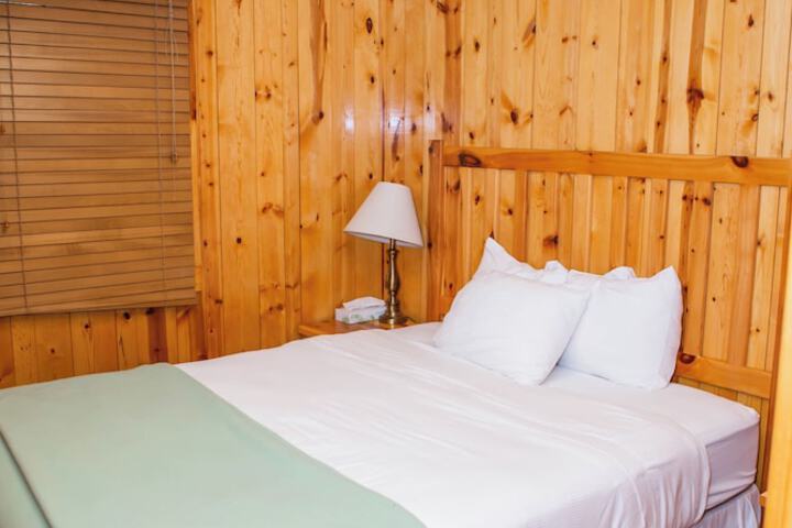 Montauk Lodge