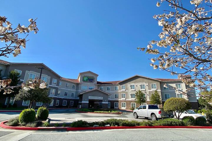 Hotel 7 of 42