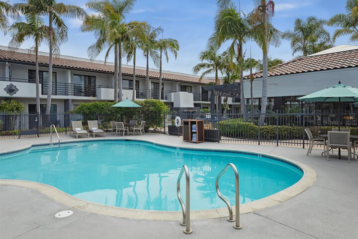 Courtyard by Marriott San Diego Del Mar / Solana Beach