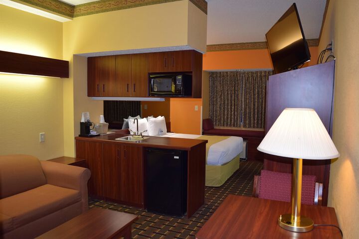 Room 11 of 43