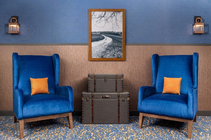 Hotel Westport Kansas City Tapestry Collection by Hilton
