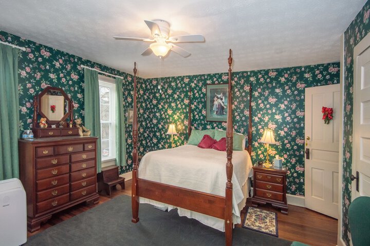 Room 7 of 22
