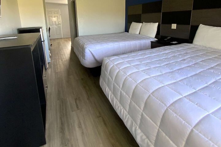 Room 8 of 15