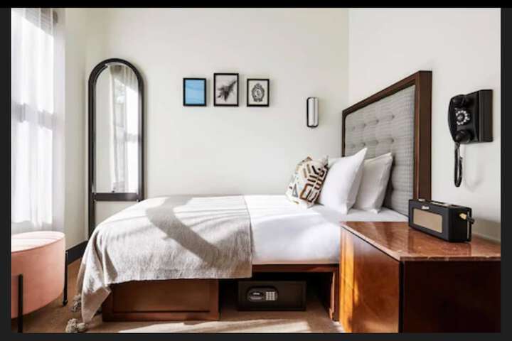 Room 34 of 58