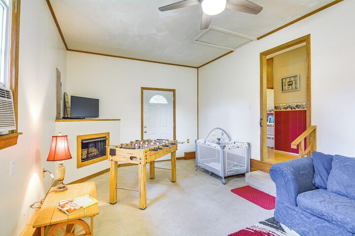 Walk to Restaurants: Stockton Home w / Game Room