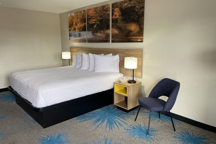 Room 16 of 25