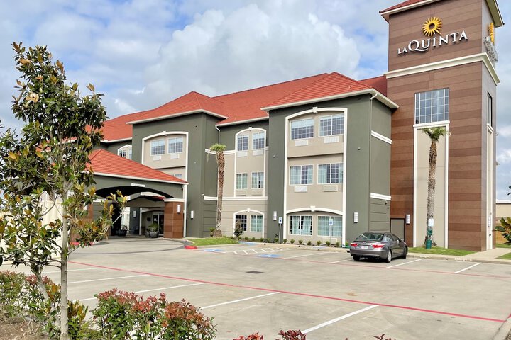Hotel 2 of 63