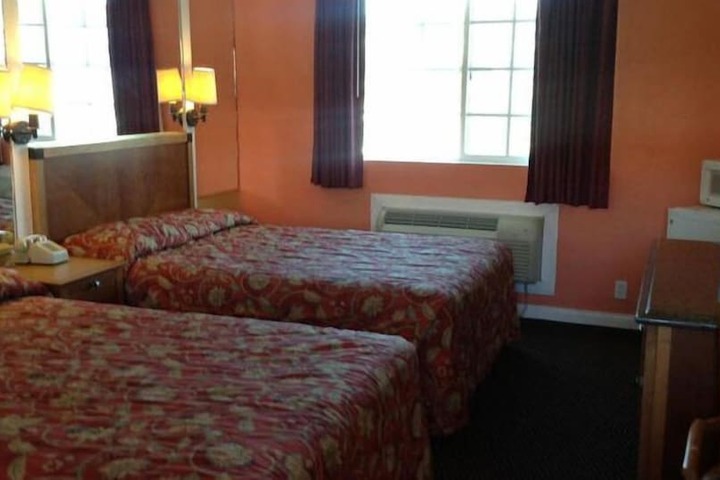 Room 13 of 20